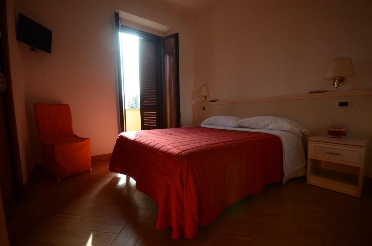 Il Piccolo Nido Bed & Breakfast Borgo Montenero Exterior photo